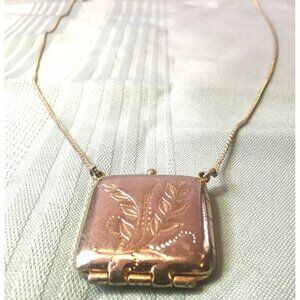 Women's Necklace Pendant Purse1928 Jewelry Co. Gold Tone Closure Necklace Stamp